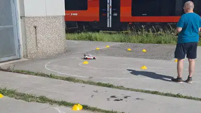 Action auf Asphalt
